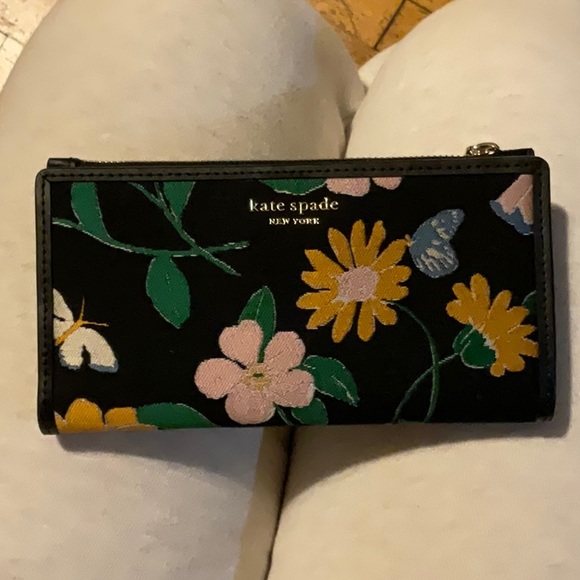 Kate Spade Floral Wallet (new condition) - Picture 1 of 7